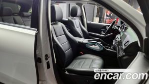 Mercedes-Benz GLE-Class GLE300d 4MATIC 2023 года из Южной Кореи