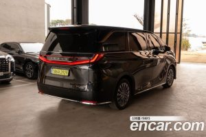 Lexus LM 500h Executive 2025 года из Южной Кореи