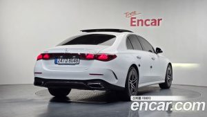Mercedes-Benz E-Class E300 4MATIC AMG Line 2024 года из Южной Кореи