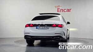 Mercedes-Benz E-Class E300 4MATIC AMG Line 2024 года из Южной Кореи