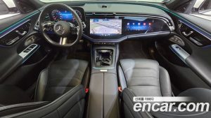 Mercedes-Benz E-Class E300 4MATIC AMG Line 2024 года из Южной Кореи