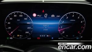 Mercedes-Benz E-Class E300 4MATIC AMG Line 2024 года из Южной Кореи