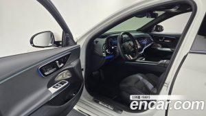 Mercedes-Benz E-Class E300 4MATIC AMG Line 2024 года из Южной Кореи