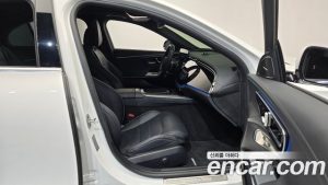 Mercedes-Benz E-Class E300 4MATIC AMG Line 2024 года из Южной Кореи