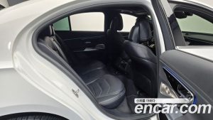 Mercedes-Benz E-Class E300 4MATIC AMG Line 2024 года из Южной Кореи