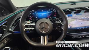Mercedes-Benz E-Class E300 4MATIC AMG Line 2024 года из Южной Кореи