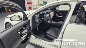 Mercedes-Benz E-Class E300 4MATIC AMG Line 2024 года из Южной Кореи