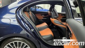 Mercedes-Benz C-Class C300 4MATIC AMG Line 2023 года из Южной Кореи