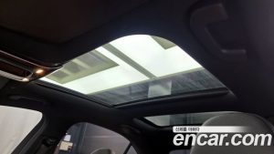 Mercedes-Benz C-Class C300 4MATIC AMG Line 2023 года из Южной Кореи