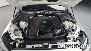 Mercedes-Benz C-Class C300 4MATIC Avantgarde 2023 года из Южной Кореи