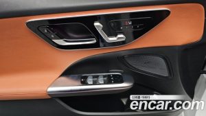 Mercedes-Benz C-Class C300 4MATIC Avantgarde 2023 года из Южной Кореи