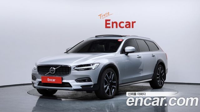 Volvo V90 B6 ULTIMATE AWD 2023 года из Кореи