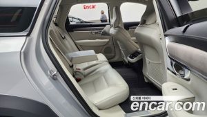 Volvo V90 B6 ULTIMATE AWD 2023 года из Южной Кореи
