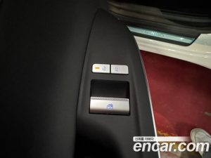 Genesis GV70 2.5T Бензин 2WD 2025 года из Южной Кореи