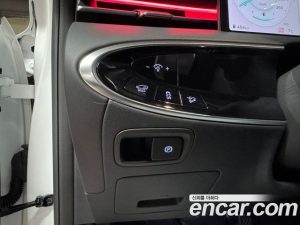 Genesis GV70 2.5T Бензин 2WD 2025 года из Южной Кореи