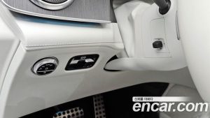 Mercedes-Benz EQS EQS450 4MATIC 2023 года из Южной Кореи