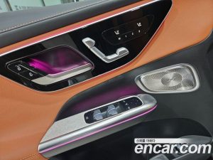 Mercedes-Benz GLC-Class GLC300 4MATIC AMG Line 2025 года из Южной Кореи