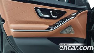 Mercedes-Benz S-Class S500L 4MATIC 2023 года из Южной Кореи