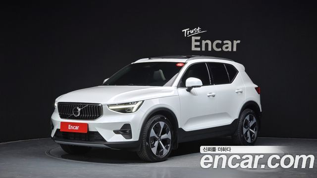 Volvo XC40 B4 Ultra Bright 2025 года из Кореи