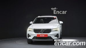 Volvo XC40 B4 Ultra Bright 2025 года из Южной Кореи