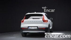 Volvo XC40 B4 Ultra Bright 2025 года из Южной Кореи