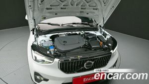 Volvo XC40 B4 Ultra Bright 2025 года из Южной Кореи