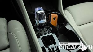 Volvo XC40 B4 Ultra Bright 2025 года из Южной Кореи