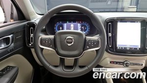 Volvo XC40 B4 Ultra Bright 2025 года из Южной Кореи