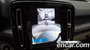 Volvo XC40 B4 Ultra Bright 2025 года из Южной Кореи