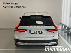 Volvo V90 B5 Ultra AWD 2025 года из Южной Кореи