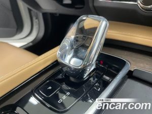 Volvo V90 B5 Ultra AWD 2025 года из Южной Кореи