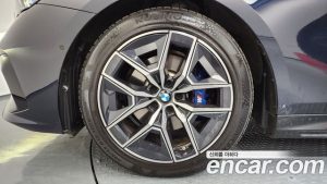 BMW 5-Series 520i M Sport 2024 года из Южной Кореи