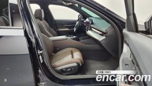 BMW 5-Series 520i M Sport 2024 года из Южной Кореи