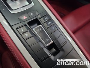 Porsche 718 4.0 GTS 2023 года из Южной Кореи