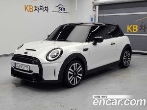 Mini Cooper CLASSIC 2024 года из Южной Кореи