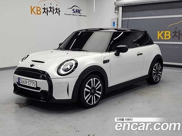 Mini Cooper CLASSIC 2024 года из Кореи