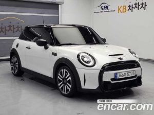 Mini Cooper CLASSIC 2024 года из Южной Кореи