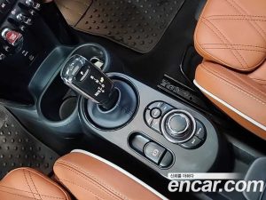 Mini Cooper CLASSIC 2024 года из Южной Кореи