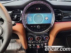 Mini Cooper CLASSIC 2024 года из Южной Кореи