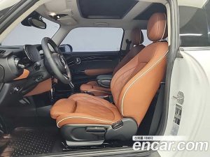 Mini Cooper CLASSIC 2024 года из Южной Кореи
