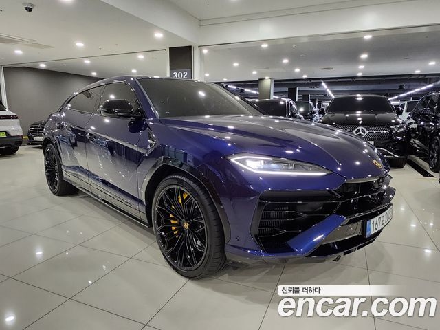 Lamborghini Urus 4.0 V8 SE 2025 года из Кореи