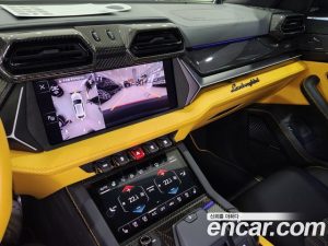 Lamborghini Urus 4.0 V8 SE 2025 года из Южной Кореи