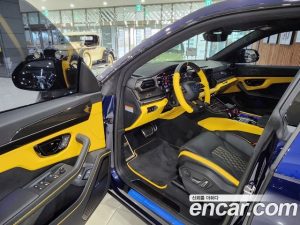 Lamborghini Urus 4.0 V8 SE 2025 года из Южной Кореи