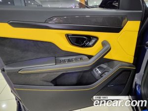 Lamborghini Urus 4.0 V8 SE 2025 года из Южной Кореи