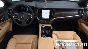 Volvo S90 T8 AWD Ultra Bright 2025 года из Южной Кореи