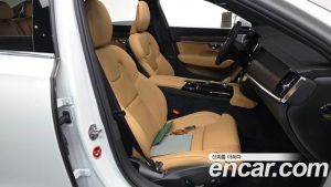 Volvo S90 T8 AWD Ultra Bright 2025 года из Южной Кореи