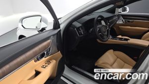 Volvo S90 T8 AWD Ultra Bright 2025 года из Южной Кореи