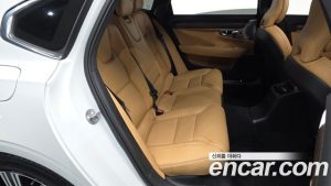 Volvo S90 T8 AWD Ultra Bright 2025 года из Южной Кореи