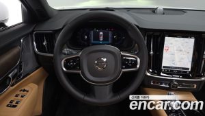 Volvo S90 T8 AWD Ultra Bright 2025 года из Южной Кореи