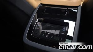 Volvo S90 T8 AWD Ultra Bright 2025 года из Южной Кореи